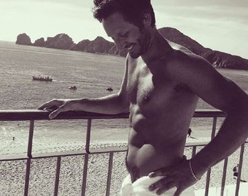 El actor mostró sus abdominales en Instagram