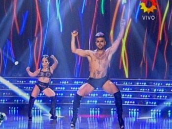 Noelia Pompa y sus plataformas calentaron la pista del Bailando 2014