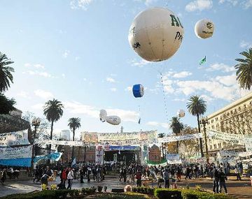 Comenzó a hablar Hugo Moyano en la Plaza de Mayo