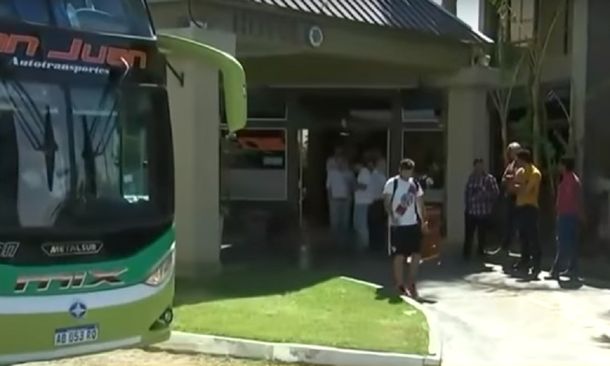 River casi se deja a tres jugadores en San Juan