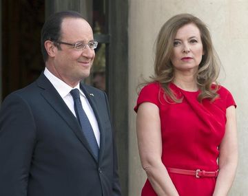 Francois Hollande y su esposa Valerie Trierweiler