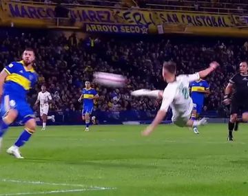 Con este golazo de tijera arrancó la goleada de Banfield a Boca