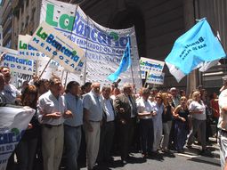bancarios ratifican un paro nacional para este viernes bancarios ratifican un paro nacional para este viernes