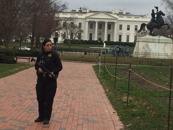 Estados Unidos: cerraron la Casa Blanca y el Capitolio por una violación del espacio aéreo