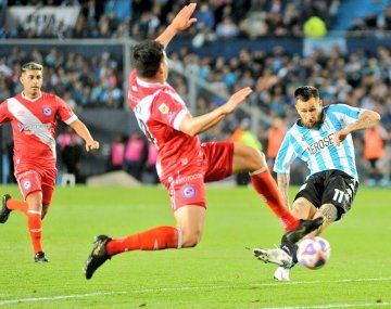 El gol en contra en el Racing-Argentinos Juniors
