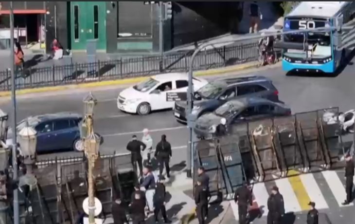 Nueva movilización de jubilados frente a un Congreso blindado por las fuerzas