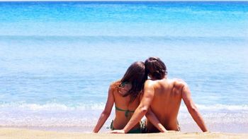 amores de verano: aseguran que los hombres se cuidan mas que las mujeres amores de verano: aseguran que los hombres se cuidan mas que las mujeres