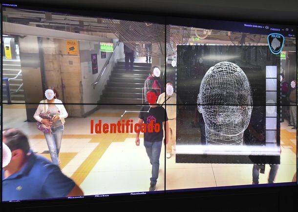 La detuvieron por reconocimiento facial tras confundirla con una narcotraficante