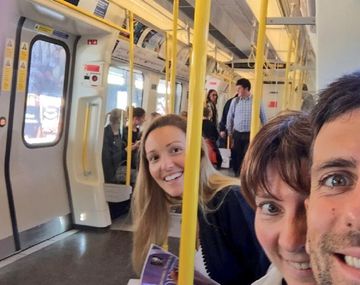 Como uno más: Novak Djokovic viaja en colectivo