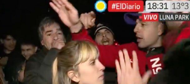 Tensión en el Luna Park: mientras un libertario atacaba a Lautaro Maislin, otro le cantó una canción