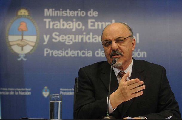 Trabajo busca evitar paros y convocó a gremios aeronáuticos para el martes