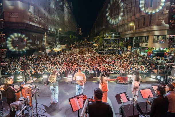 La Experiencia Gospel llega al centro porteño con cientos de artistas en escena y una convocatoria multitudinaria