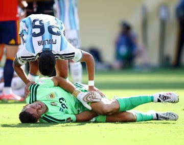 La revolucionaria regla que evalúa la IFAB para terminar con las lesiones de los arqueros