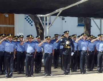 Mujer ocultó su embarazo y dio a luz tras un entrenamiento policial