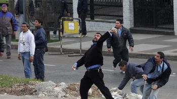 el gobierno califico como irracionales a los colectiveros de la linea 60 el gobierno califico como irracionales a los colectiveros de la linea 60