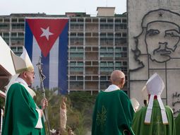 cristina sobre la misa de francisco: era como que si el che miraba al papa cristina sobre la misa de francisco: era como que si el che miraba al papa