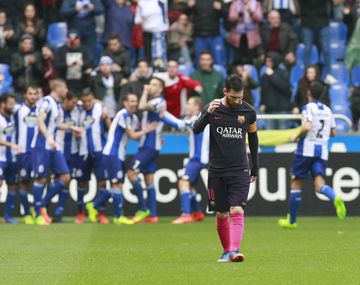Messi, resignado mientras sus rivales festejan