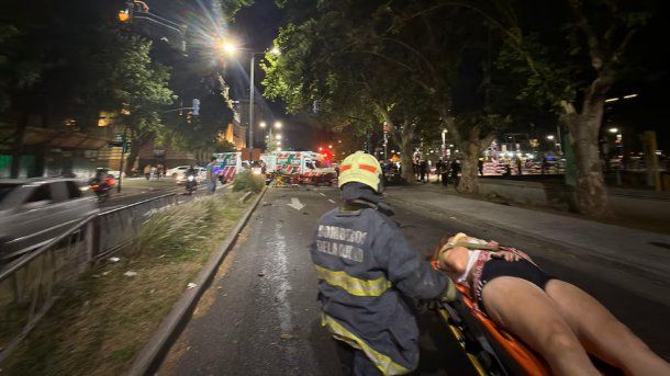 Trágico choque en Monserrat: murieron dos mujeres en un accidente que involucró a una camioneta, un auto y una bicicleta