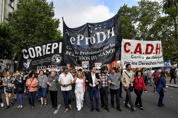 Marcha de la resistencia: diferentes organizaciones se movilizaron a Plaza de Mayo