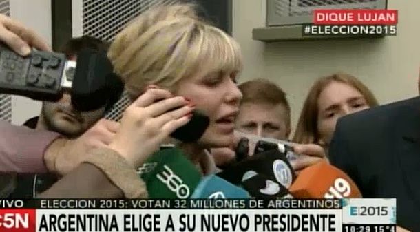 Karina, incondicional con Scioli: No podría estar en casa sin ayudar