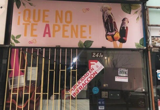 Polémico: clausuraron un local que vendía waffles con forma de pene
