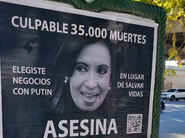 Macrismo complicado: imputaron a cuatro hombres por los afiches contra Cristina Kirchner