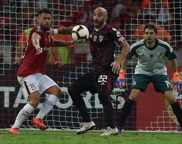 River e Internacional se enfrentan en el Monumental en un duelo de clasificados