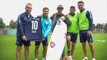Santiago Muñiz se juntó con los jugadores de San Lorenzo en el Nuevo Gasómetro. Santiago Muñiz se juntó con los jugadores de San Lorenzo en el Nuevo Gasómetro.