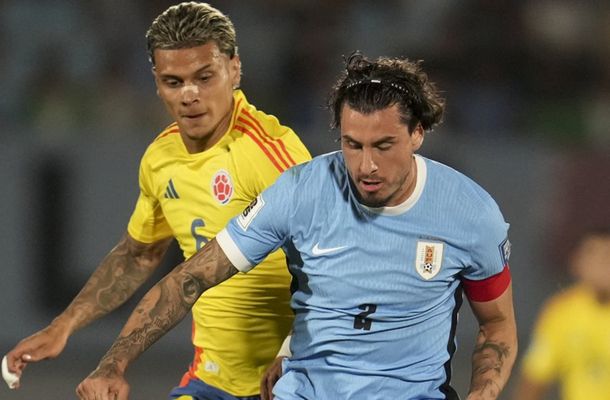 Para el infarto: en el final, Uruguay venció 3-2 a Colombia y se convirtió en escolta de Argentina