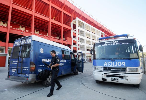 La Policía y la Gendarmería custodian la práctica de Independiente