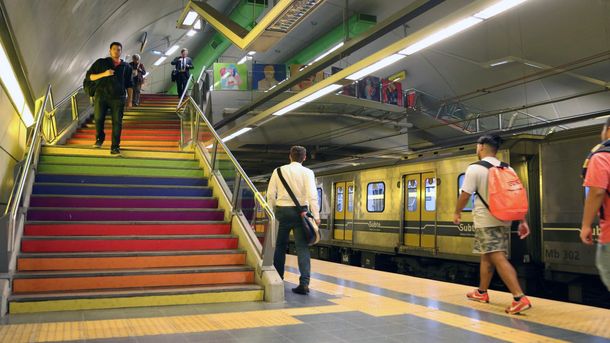 Línea H del Subte porteño. Línea H del Subte porteño.