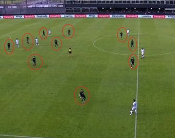 Insólito: Riestra hizo un cambio