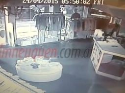 Saquearon un local en menos de medio minuto