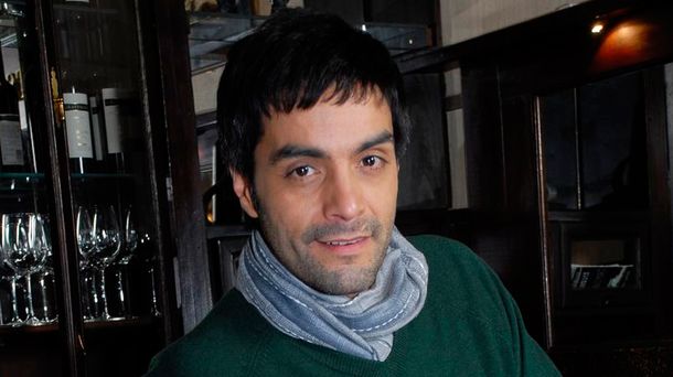 Adrián Navarro tuvo un accidente con su bici y está internado