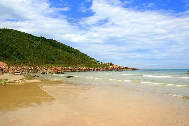 Praia do Rosa se ubica en el estado de Santa Catarina. Praia do Rosa se ubica en el estado de Santa Catarina.