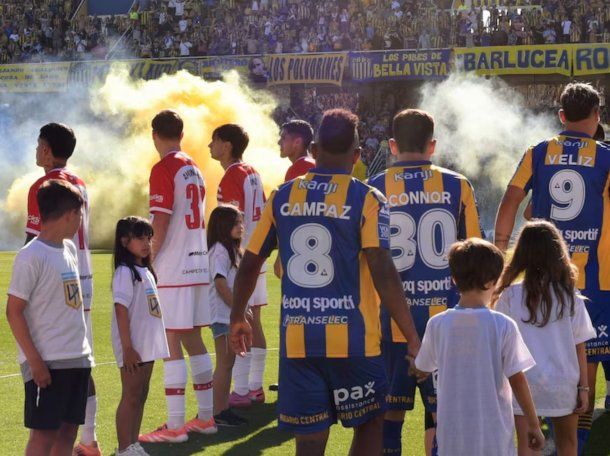 El gesto de espaldas de Estudiantes a Rosario Central: los detalles de cómo ocurrió la idea