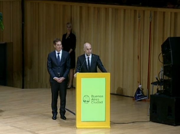 Mauricio Macri le entregó los atributos a Rodríguez Larreta en la Usina del Arte