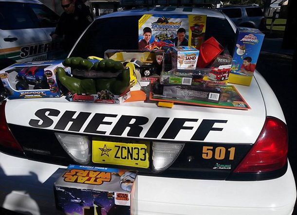 Emocionante fiesta sorpresa a un niño autista con la ayuda de Facebook