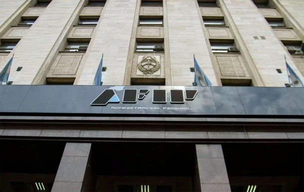 AFIP intimó a contribuyentes con cuentas en el exterior por $330 mil millones