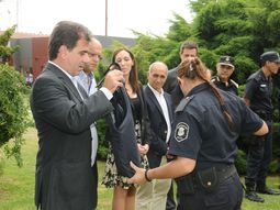 vidal y ritondo entregaron chalecos antibalas a policias de lanus vidal y ritondo entregaron chalecos antibalas a policias de lanus