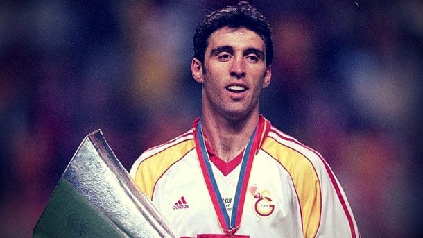 Hizo el gol más rápido de los mundiales, huyó de su país y maneja un remís en el exilio