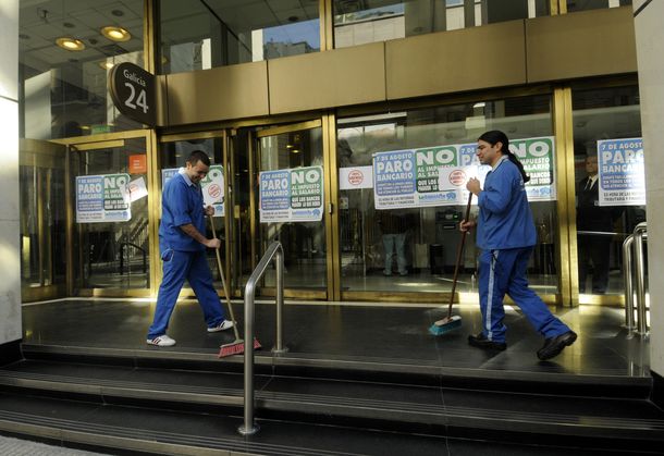 #Paritarias2015 Mañana no habrá bancos en todo el país por un paro de 24 horas