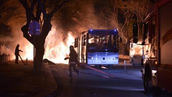 confirman que hubo 28 muertos y 61 heridos en un atentado en la capital de turquia confirman que hubo 28 muertos y 61 heridos en un atentado en la capital de turquia
