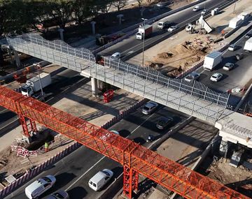 La nueva pasarela de la autopista Dellepiane