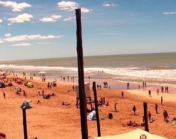 Con la playa semivacía