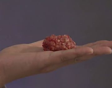 A cada chico le corresponden 32 gramos de carne por mes