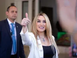 Fátima Florez se lució con su look para acompañar a Milei en su asunción