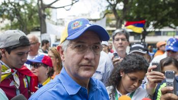 detienen al opositor alcalde de caracas y maduro lo acusa de golpista detienen al opositor alcalde de caracas y maduro lo acusa de golpista