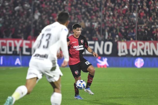 Newells empató con Corinthians y quedó eliminado