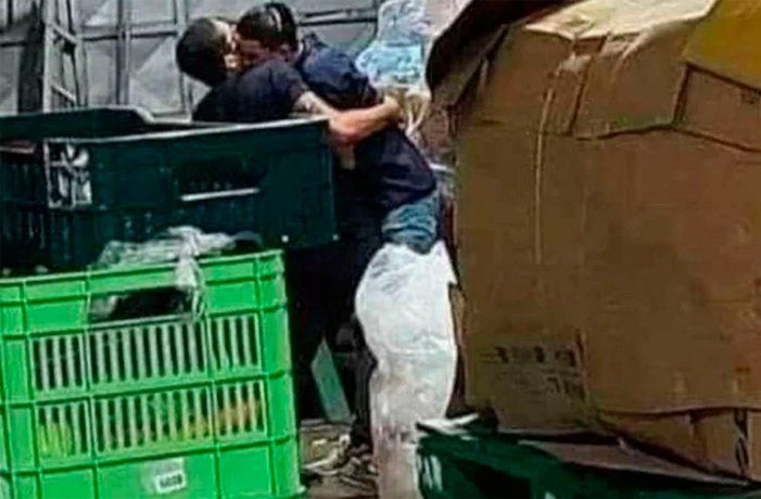 mujer-encuentra-su-marido-un-companero